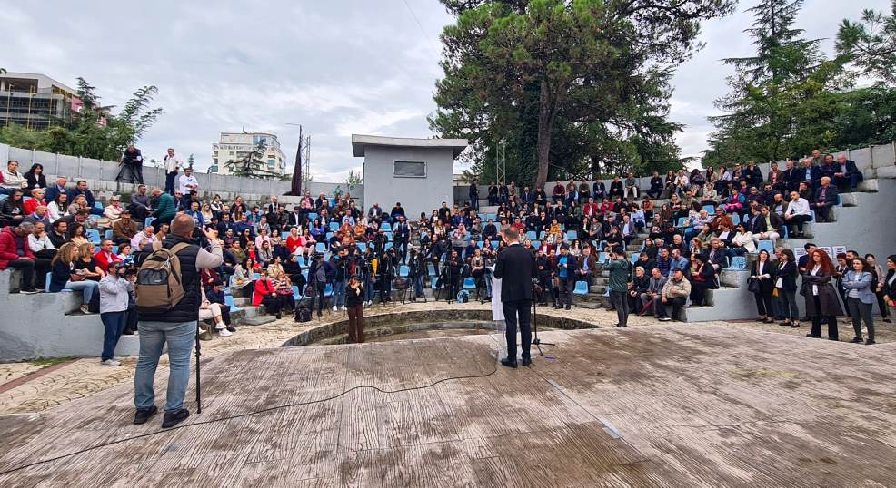 Pedagoget nuk heqin dore nga kerkesat: Neser proteste kombetare
